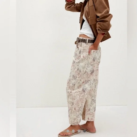 NWOT We the Free Good Luck Barrel Jeans in the CAT PRINT - Picture 4 of 8